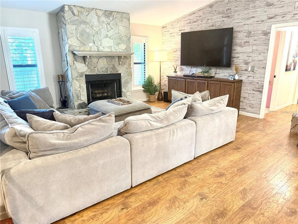 For Sale: $529,900 (3 beds, 2 baths, 2229 Square Feet)