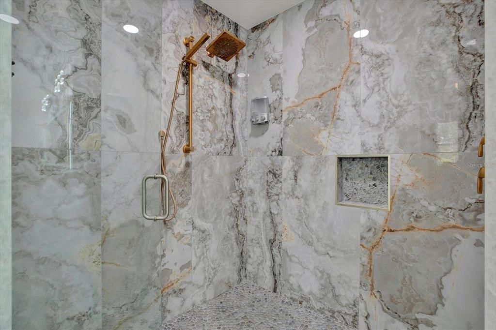 В аренду: $5,100 (3 спален, 2 ванн, 2042 Квадратных фут)