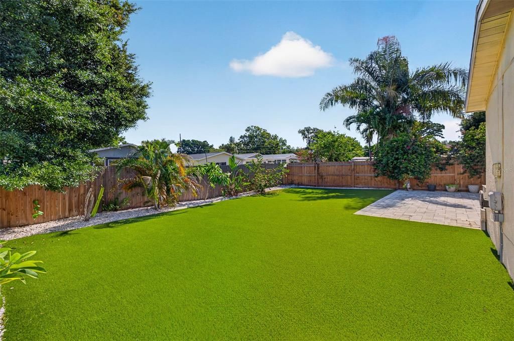 Activo con contrato: $465,000 (4 camas, 2 baños, 1280 Pies cuadrados)