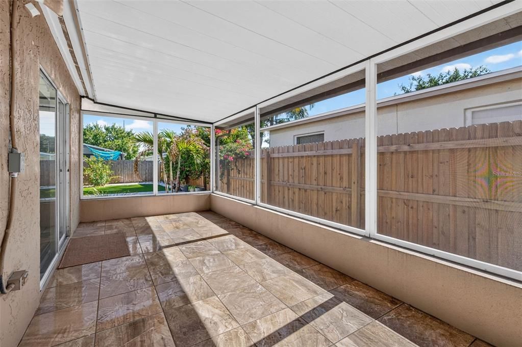 Activo con contrato: $465,000 (4 camas, 2 baños, 1280 Pies cuadrados)