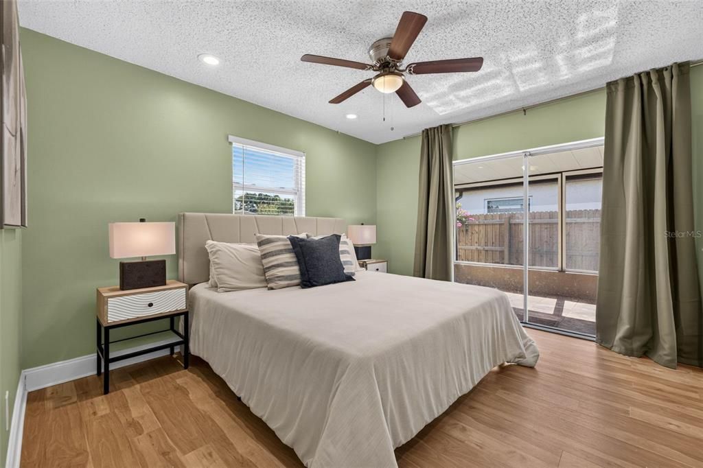 Activo con contrato: $465,000 (4 camas, 2 baños, 1280 Pies cuadrados)