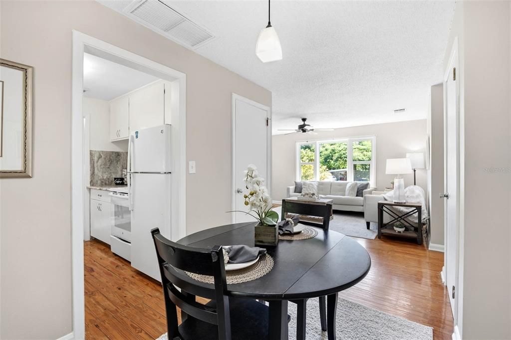 En Venta: $375,000 (2 camas, 1 baños, 951 Pies cuadrados)