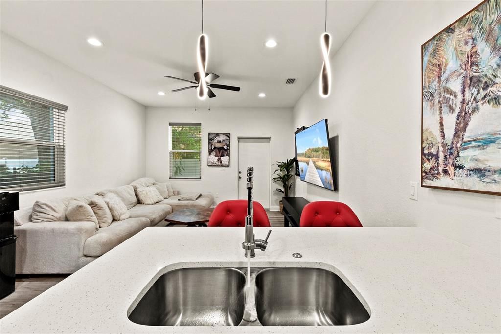 В аренду: $3,450 (3 спален, 2 ванн, 1440 Квадратных фут)