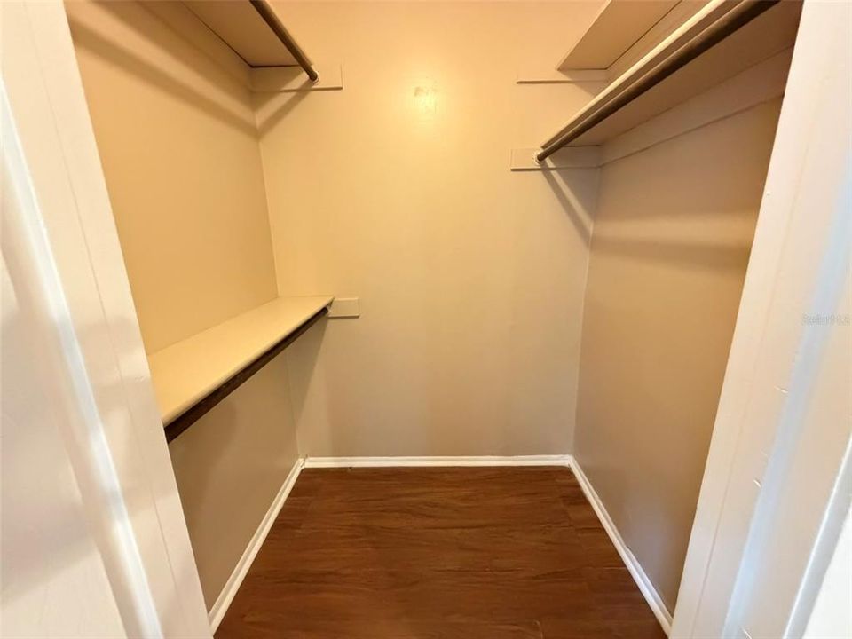 На продажу: $234,900 (2 спален, 1 ванн, 952 Квадратных фут)