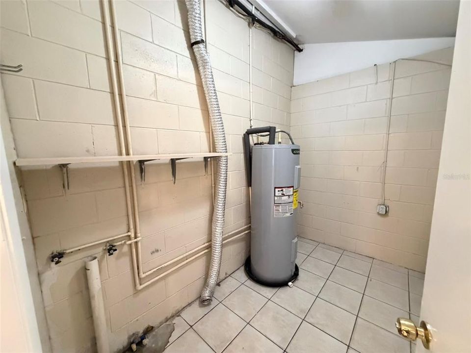 На продажу: $234,900 (2 спален, 1 ванн, 952 Квадратных фут)