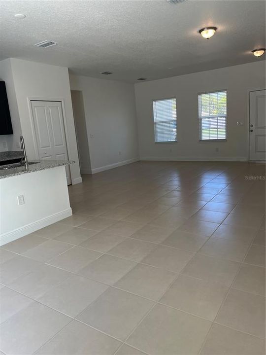 For Rent: $2,000 (4 beds, 2 baths, 1580 Square Feet)