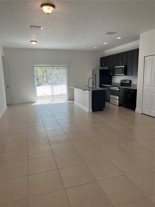 For Rent: $2,000 (4 beds, 2 baths, 1580 Square Feet)