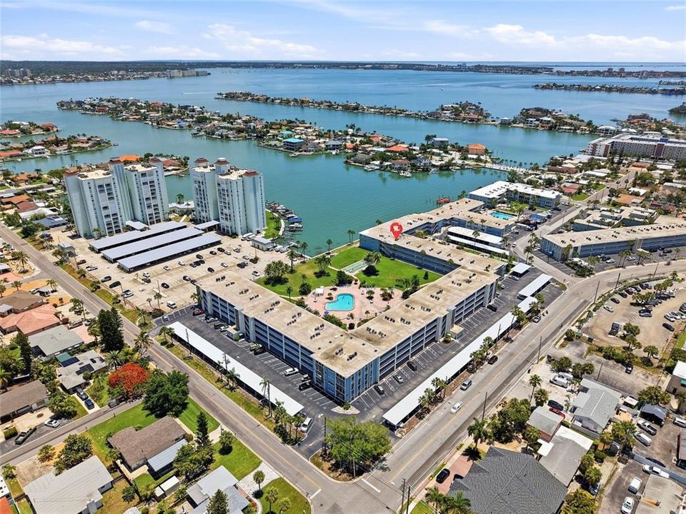 For Sale: $239,000 (1 beds, 1 baths, 805 Square Feet)
