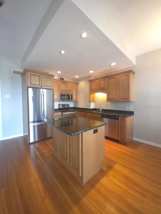 В аренду: $2,495 (1 спален, 1 ванн, 779 Квадратных фут)