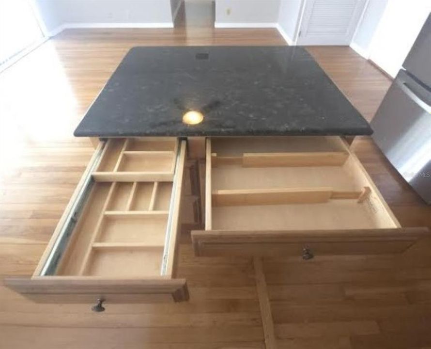 В аренду: $2,495 (1 спален, 1 ванн, 779 Квадратных фут)