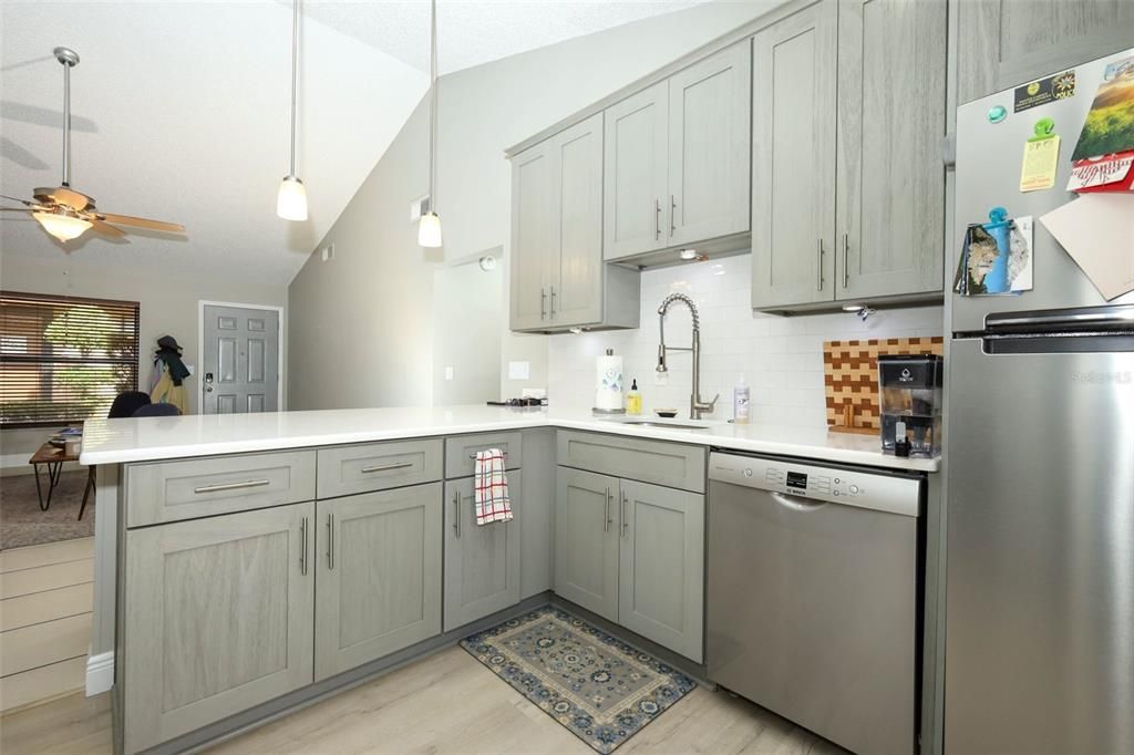 En Venta: $229,000 (2 camas, 2 baños, 930 Pies cuadrados)