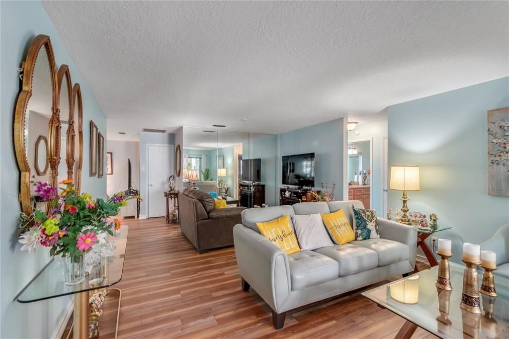 For Sale: $189,900 (2 beds, 2 baths, 1748 Square Feet)