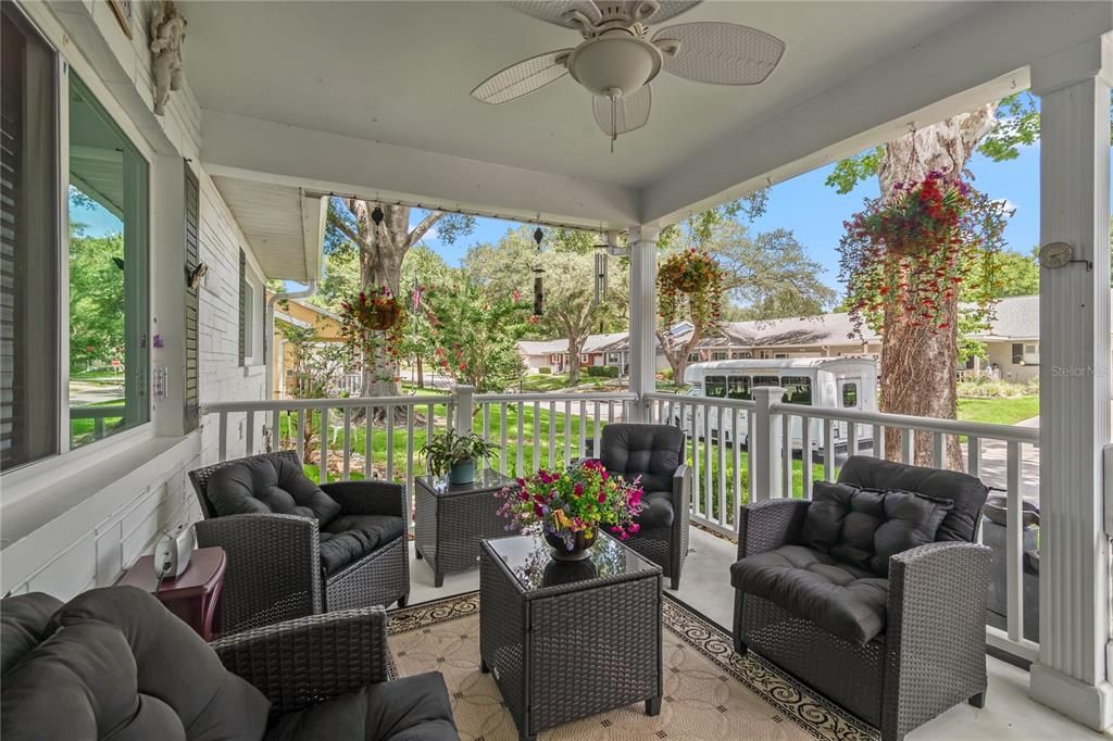 For Sale: $189,900 (2 beds, 2 baths, 1748 Square Feet)