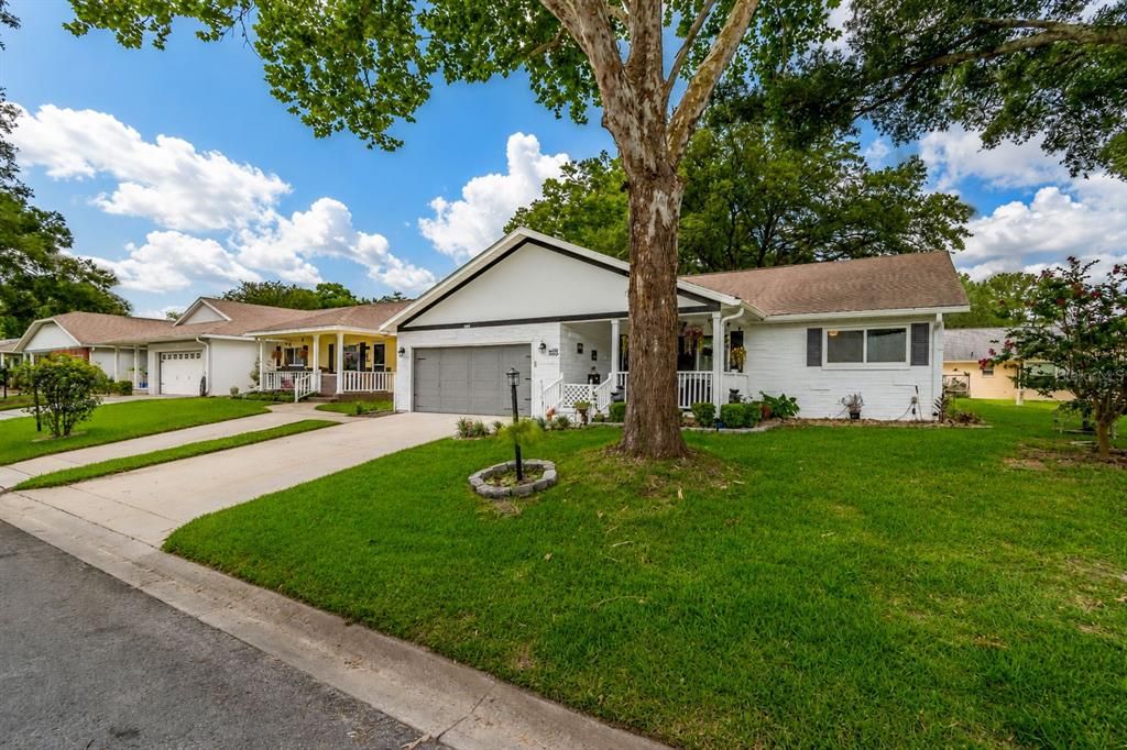 For Sale: $189,900 (2 beds, 2 baths, 1748 Square Feet)