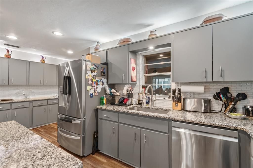 For Sale: $189,900 (2 beds, 2 baths, 1748 Square Feet)