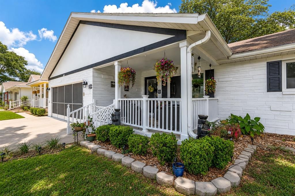 For Sale: $189,900 (2 beds, 2 baths, 1748 Square Feet)