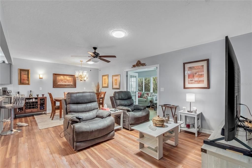 For Sale: $189,900 (2 beds, 2 baths, 1748 Square Feet)
