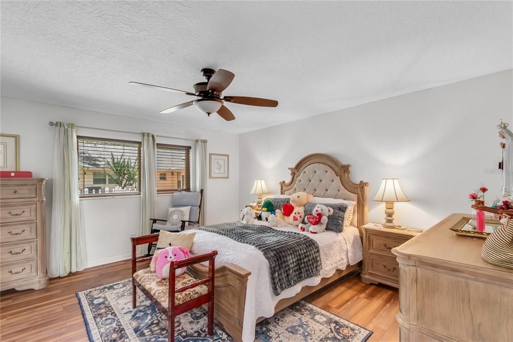 For Sale: $189,900 (2 beds, 2 baths, 1748 Square Feet)