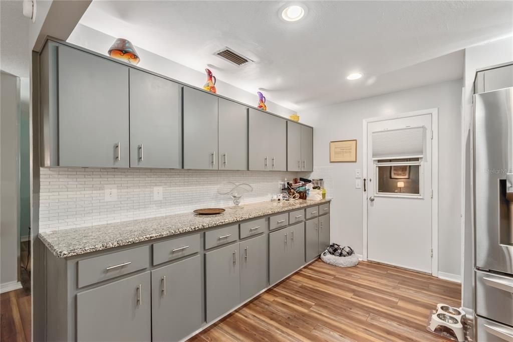 For Sale: $189,900 (2 beds, 2 baths, 1748 Square Feet)