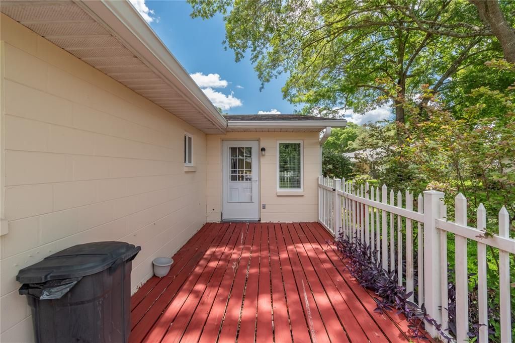 For Sale: $189,900 (2 beds, 2 baths, 1748 Square Feet)