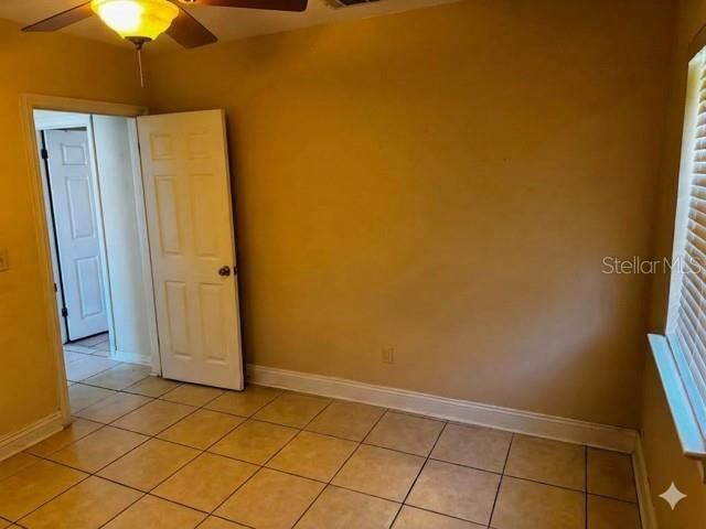 For Sale: $300,000 (3 beds, 2 baths, 1198 Square Feet)