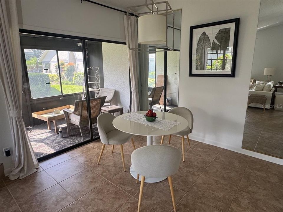 В аренду: $2,200 (2 спален, 2 ванн, 930 Квадратных фут)