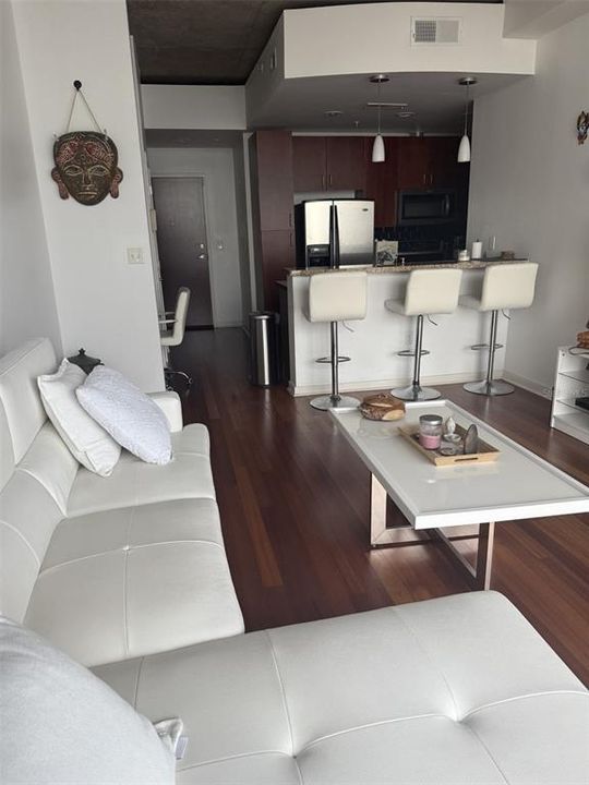 En Venta: $265,000 (1 camas, 1 baños, 728 Pies cuadrados)