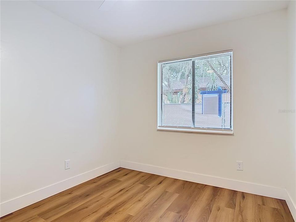 For Sale: $249,990 (3 beds, 1 baths, 1000 Square Feet)