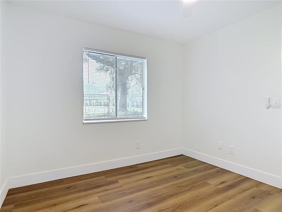 For Sale: $249,990 (3 beds, 1 baths, 1000 Square Feet)