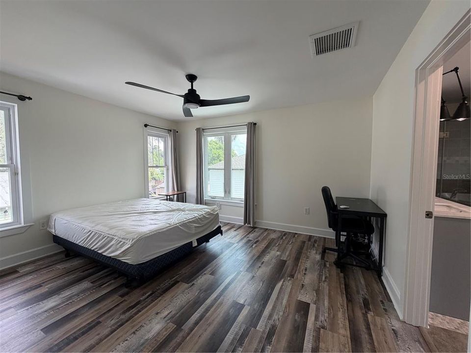 В аренду: $4,300 (4 спален, 3 ванн, 2296 Квадратных фут)