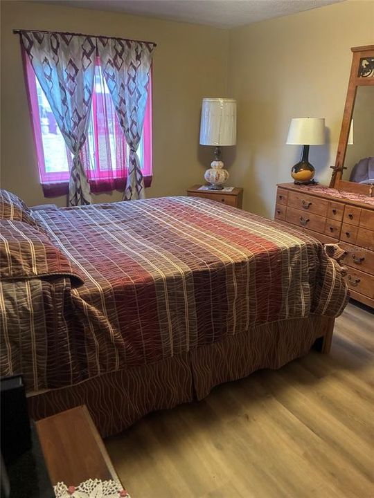 For Sale: $219,500 (2 beds, 2 baths, 1527 Square Feet)