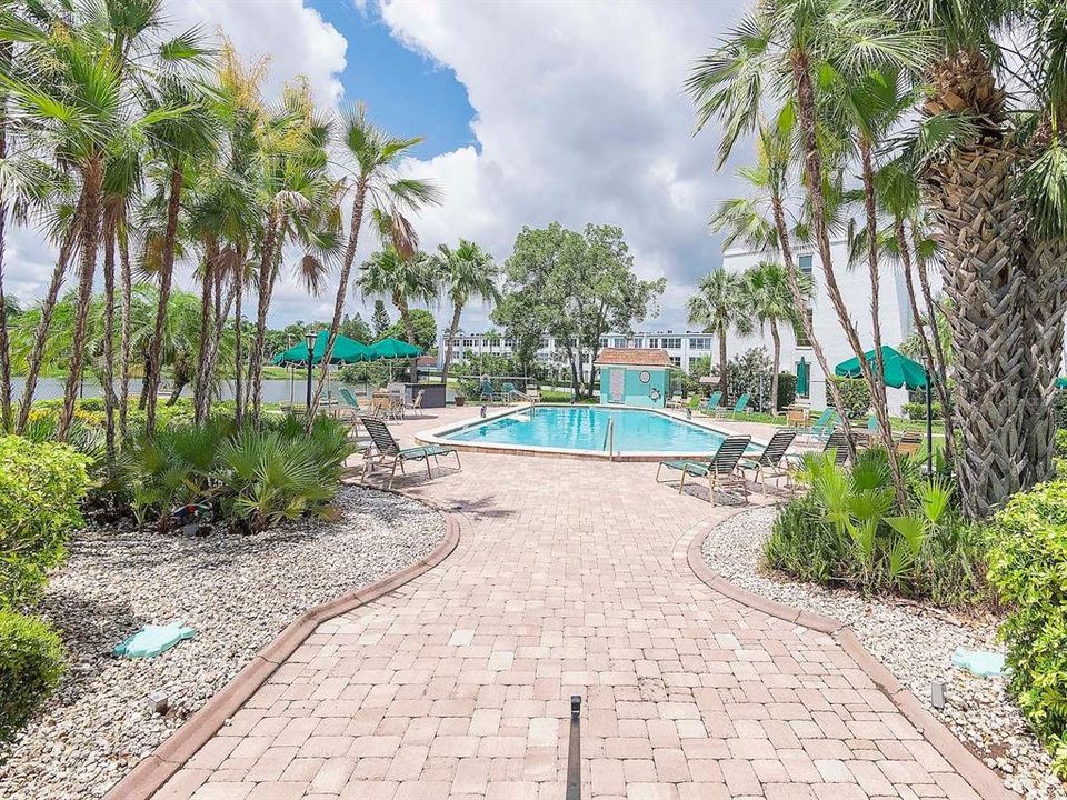 For Sale: $219,500 (2 beds, 2 baths, 1527 Square Feet)