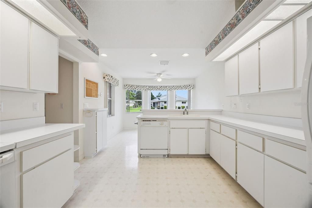 For Sale: $334,900 (3 beds, 2 baths, 2461 Square Feet)