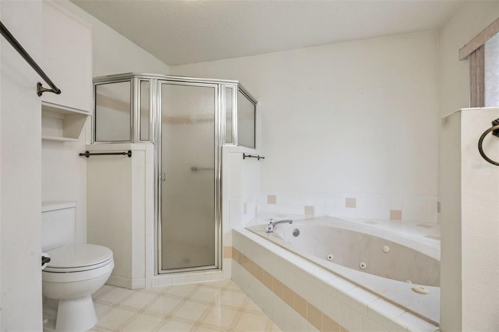 For Sale: $334,900 (3 beds, 2 baths, 2461 Square Feet)