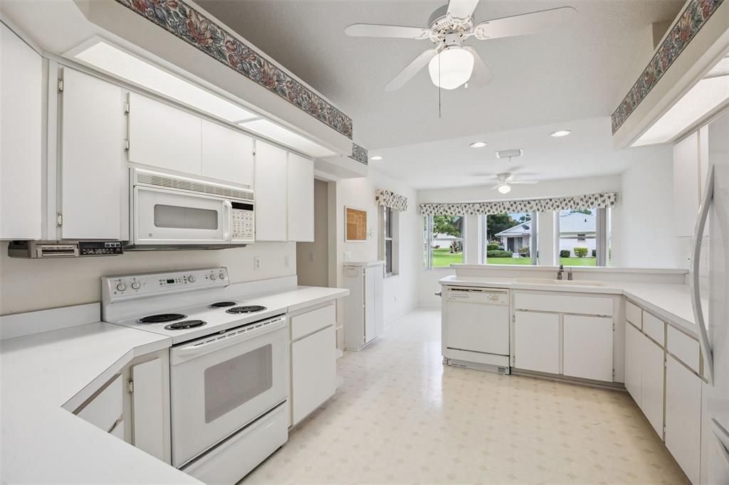 For Sale: $334,900 (3 beds, 2 baths, 2461 Square Feet)