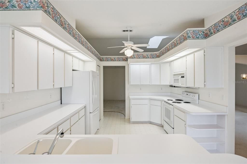 For Sale: $334,900 (3 beds, 2 baths, 2461 Square Feet)