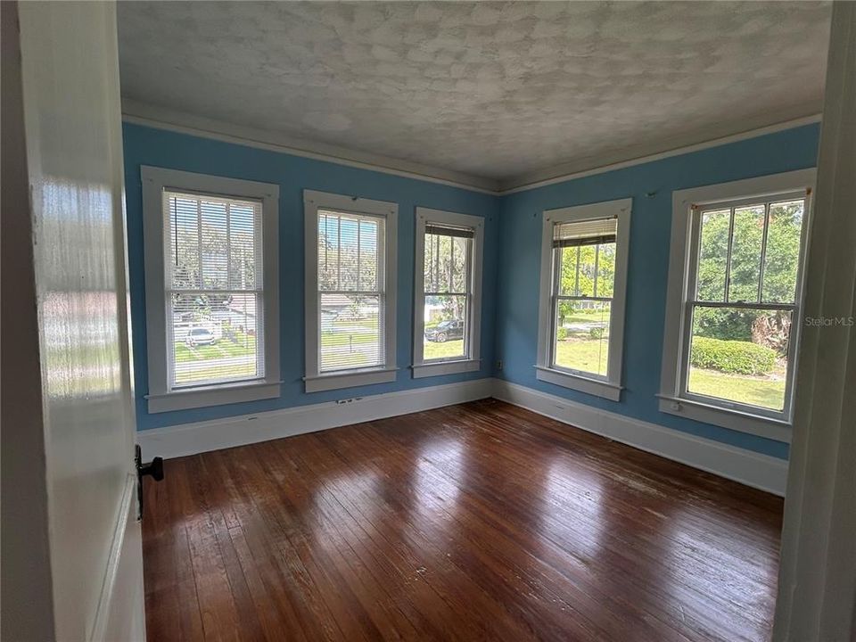 : $340,000 (5 спален, 3 ванн, 1818 Квадратных фут)
