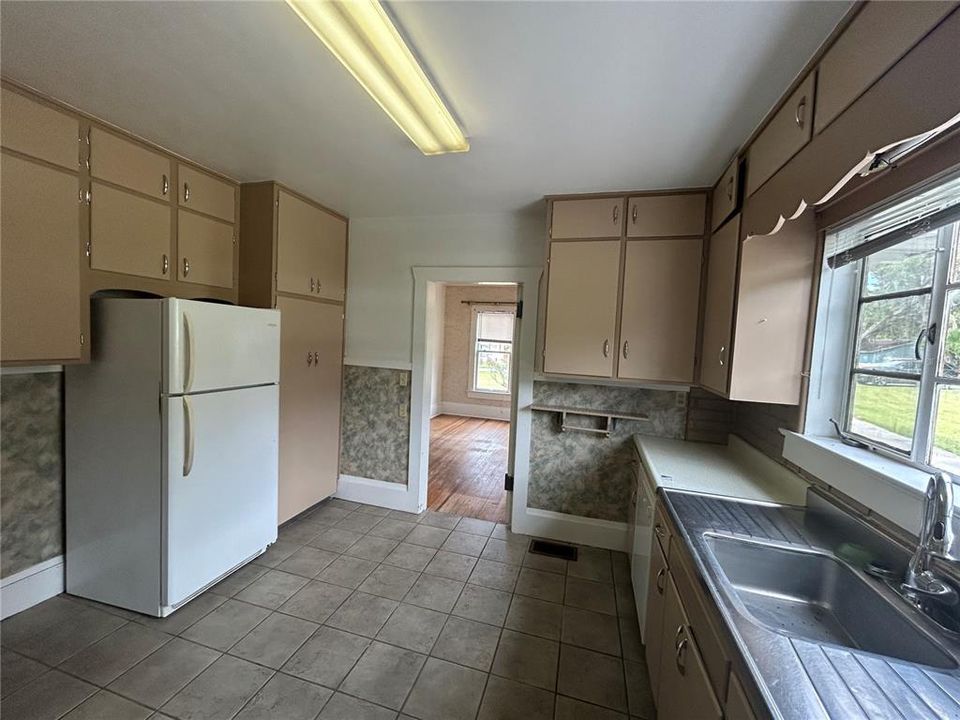 : $340,000 (5 спален, 3 ванн, 1818 Квадратных фут)