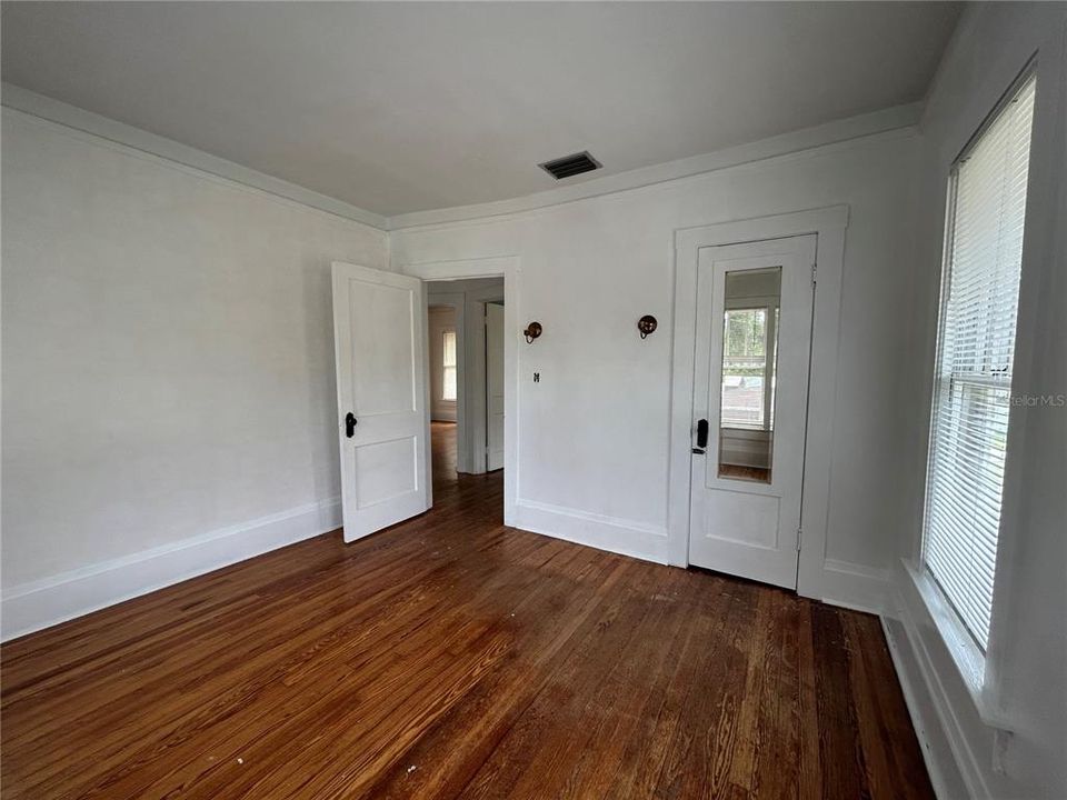 : $340,000 (5 спален, 3 ванн, 1818 Квадратных фут)