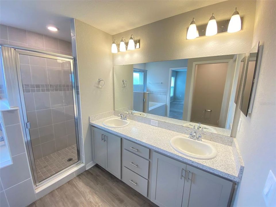 В аренду: $2,295 (4 спален, 2 ванн, 1698 Квадратных фут)