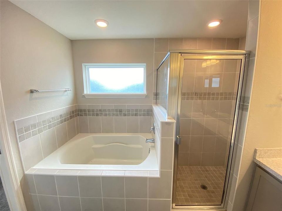 В аренду: $2,295 (4 спален, 2 ванн, 1698 Квадратных фут)