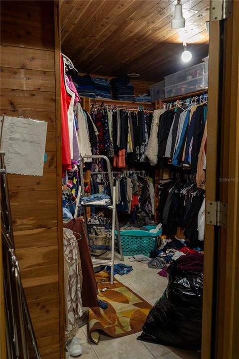 На продажу: $350,000 (5 спален, 3 ванн, 3791 Квадратных фут)