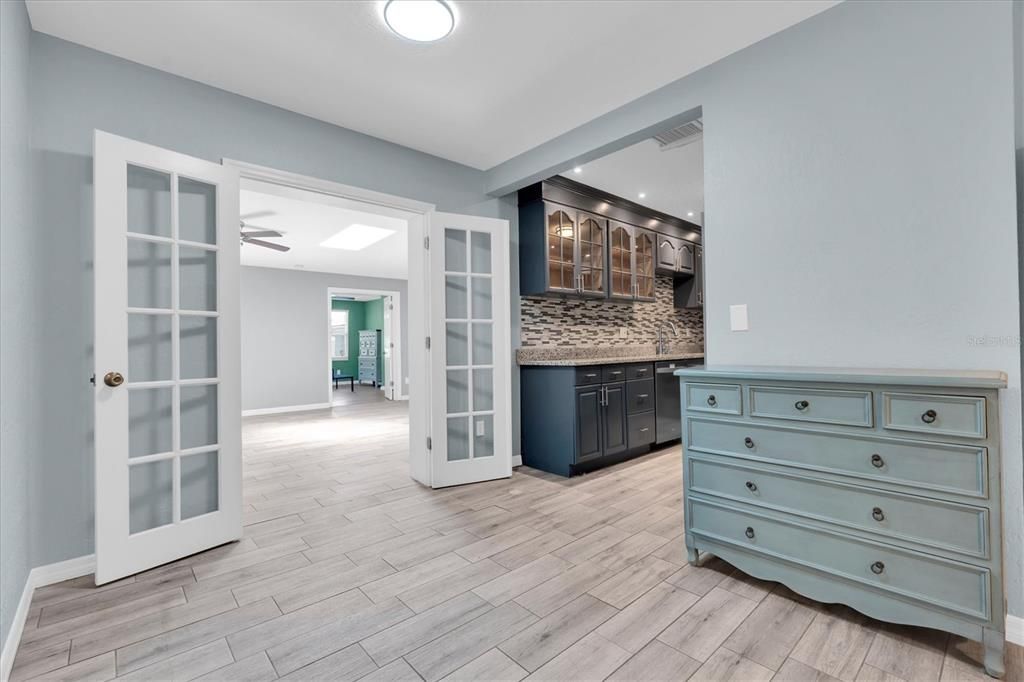 For Sale: $425,000 (3 beds, 2 baths, 1530 Square Feet)