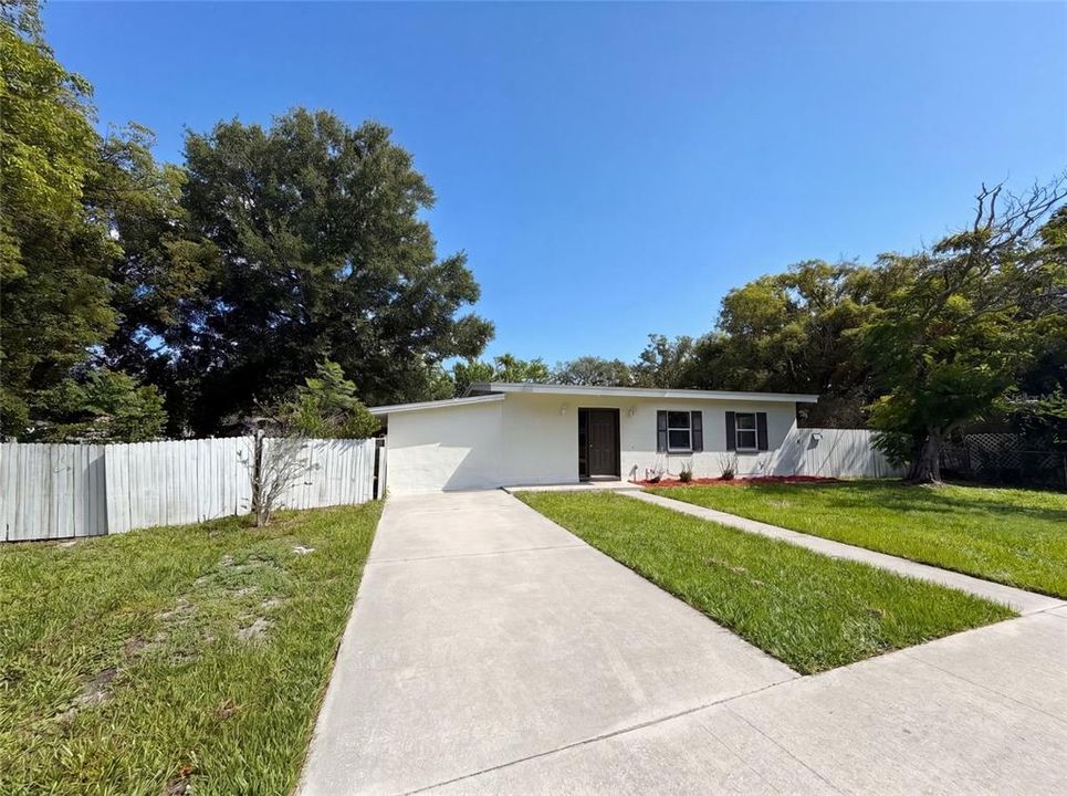 For Sale: $223,000 (3 beds, 2 baths, 1016 Square Feet)