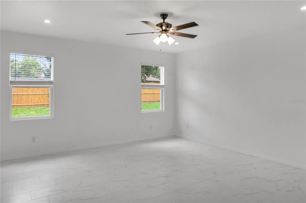 En Venta: $509,900 (3 camas, 3 baños, 2026 Pies cuadrados)