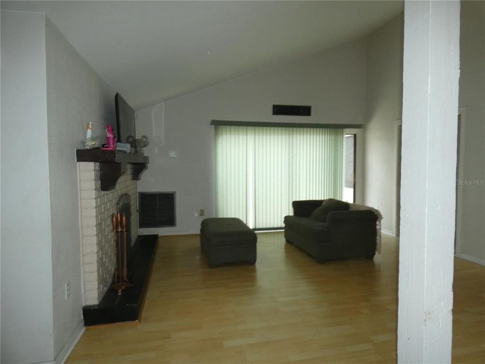 На продажу: $189,900 (3 спален, 2 ванн, 1464 Квадратных фут)