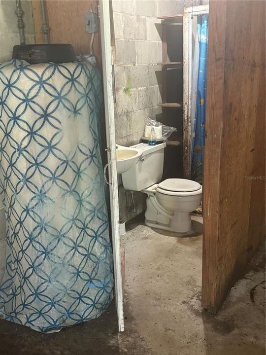 На продажу: $249,000 (2 спален, 1 ванн, 1316 Квадратных фут)