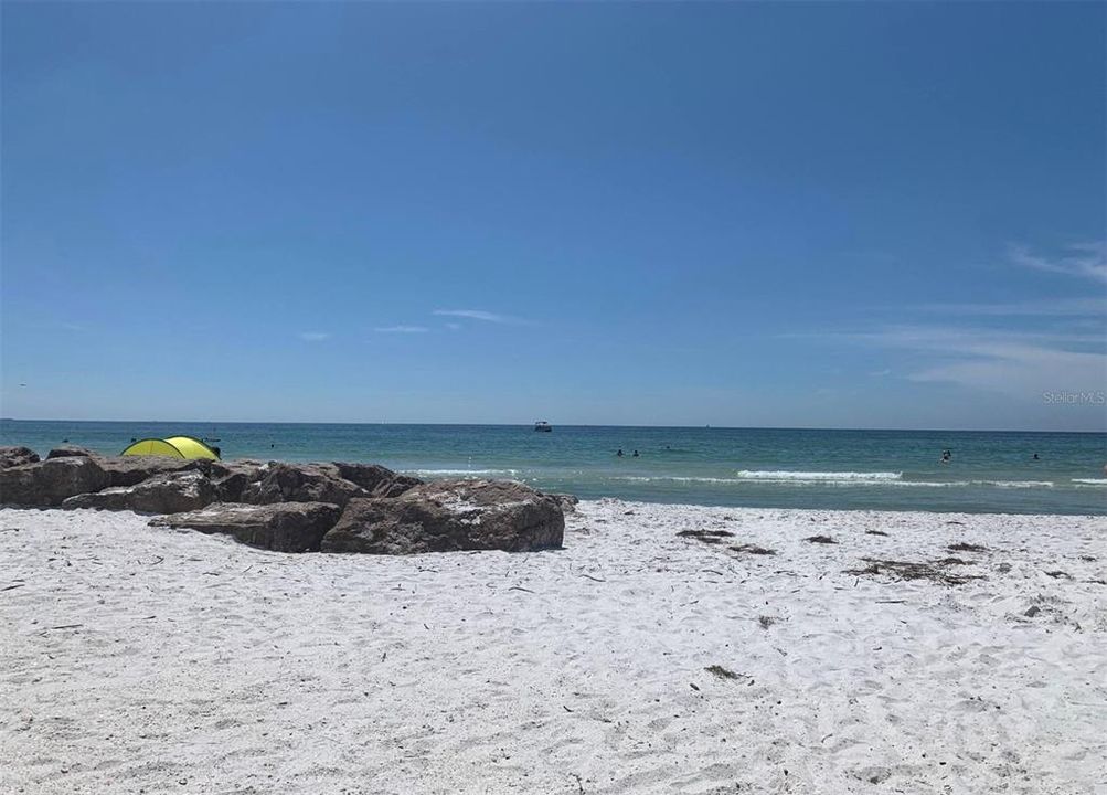 For Sale: $355,000 (1 beds, 1 baths, 420 Square Feet)