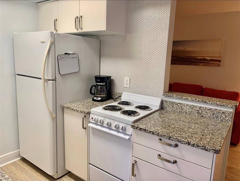 For Sale: $355,000 (1 beds, 1 baths, 420 Square Feet)