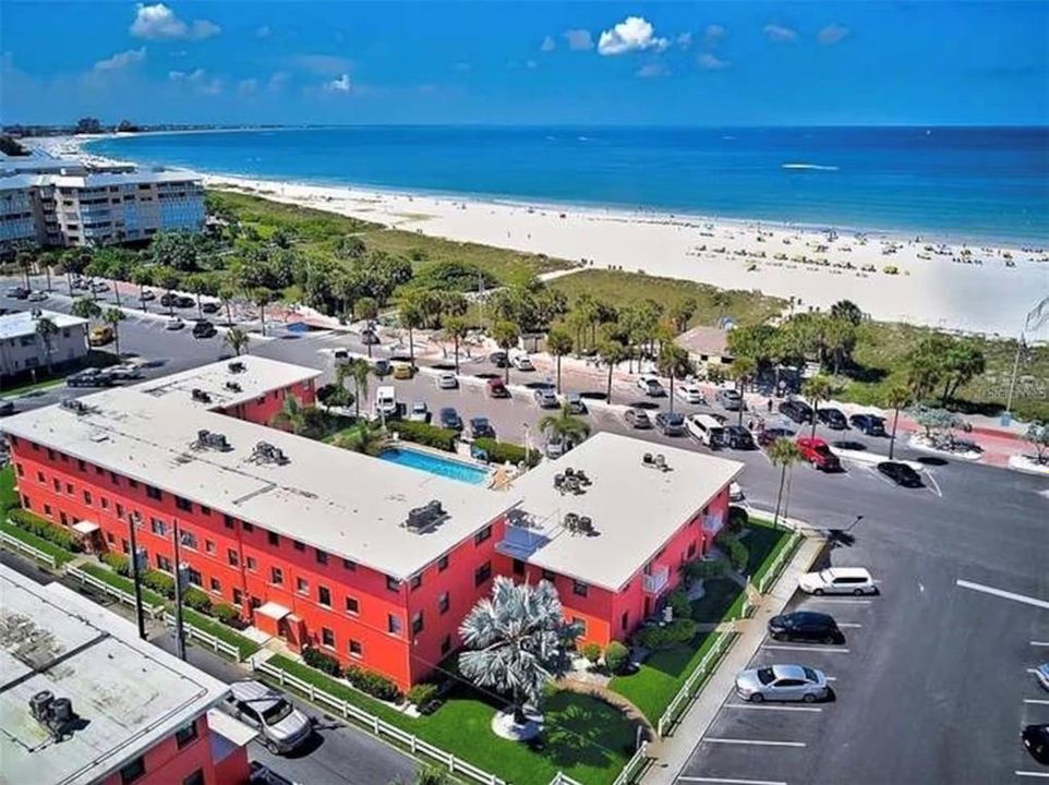 For Sale: $355,000 (1 beds, 1 baths, 420 Square Feet)